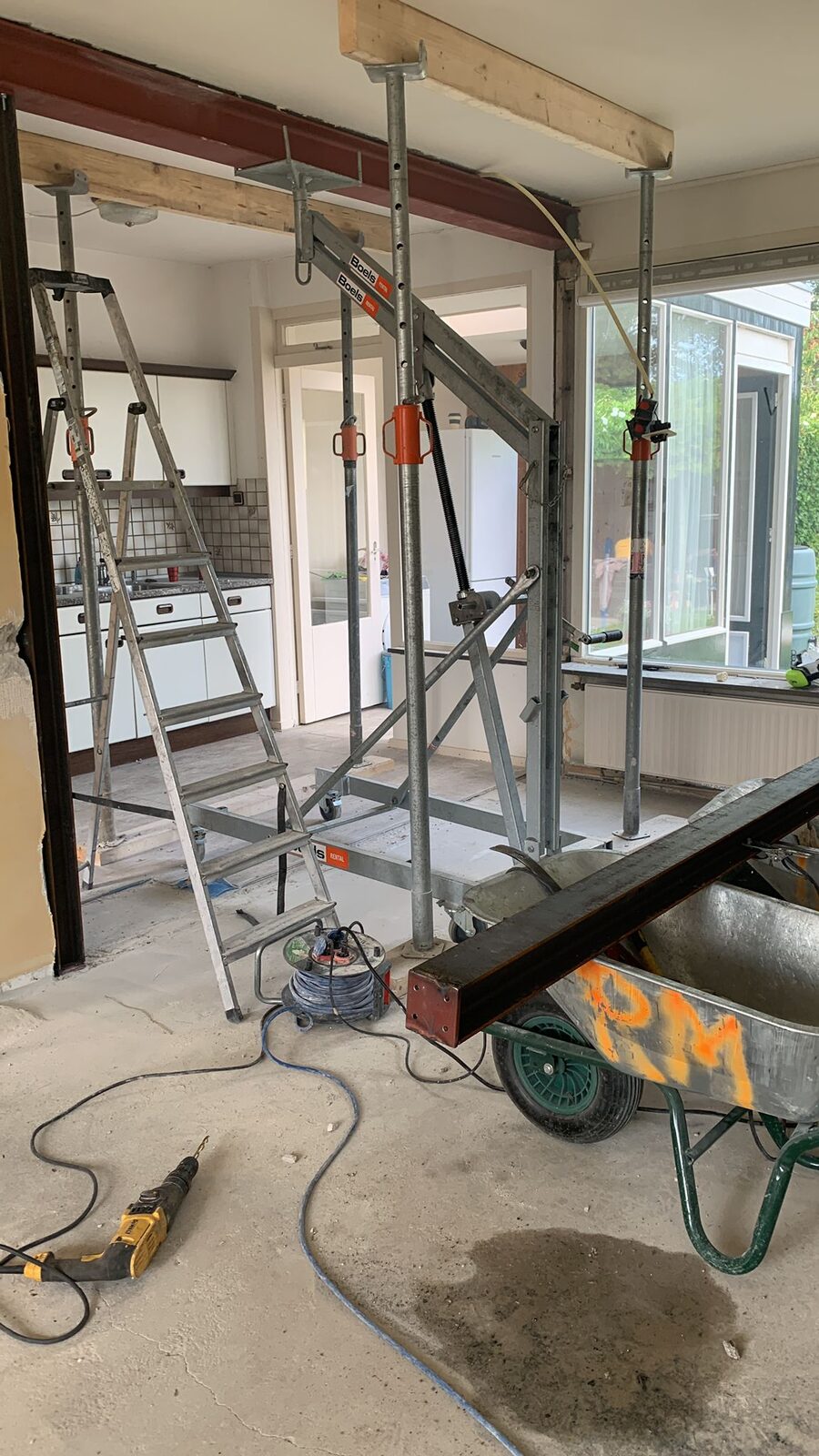 Vakkundig stutwerk door Muur Eruit BV